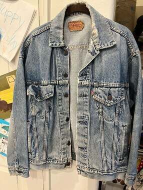 Vintage Levi's Made in USA Acid Wash Denim Trucker Jacket Size Medium Distressed